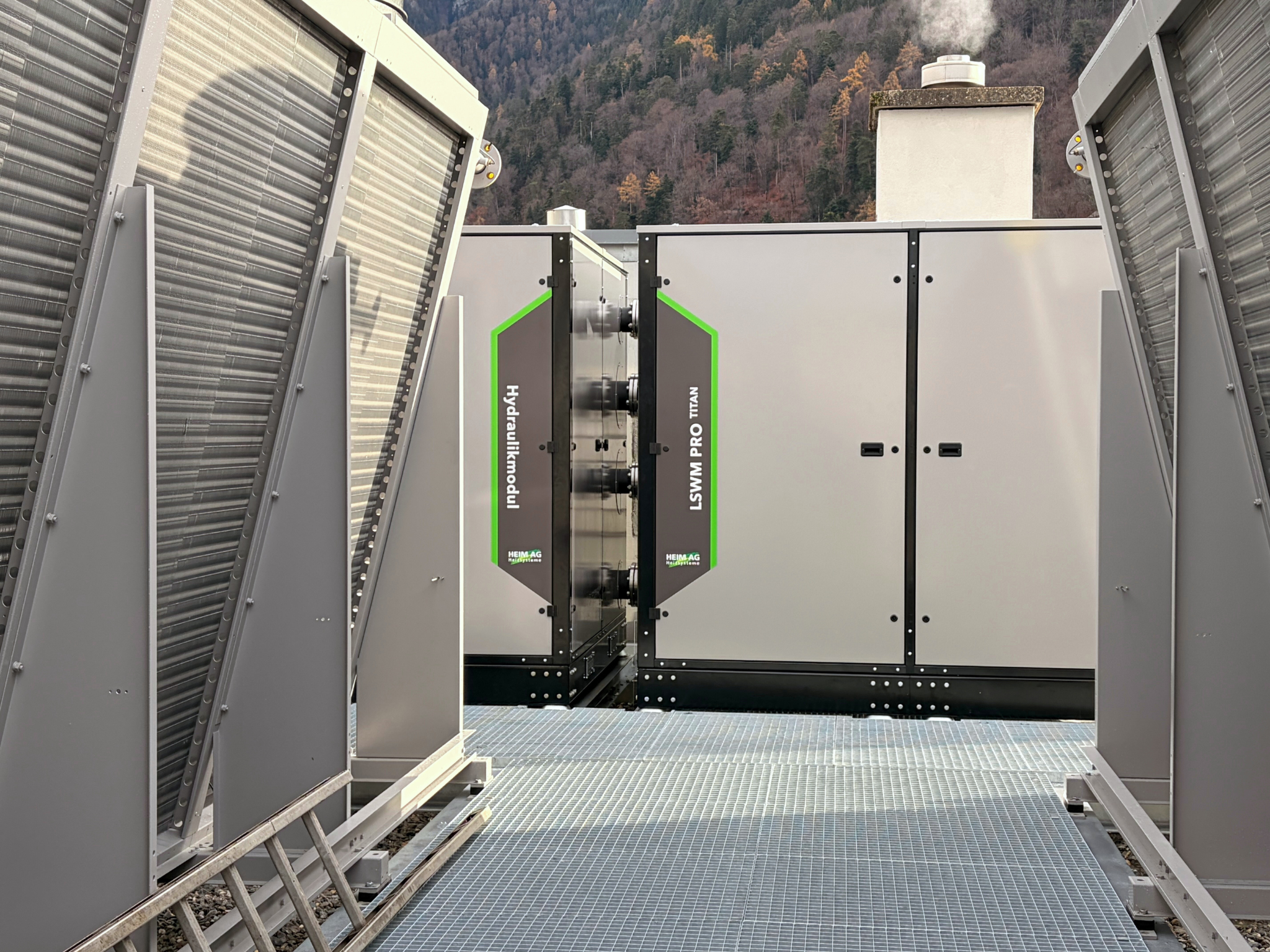 Luft-Wasser-Wärmepumpe LSWM pro Titan Heim AG Grosswärmepumpe