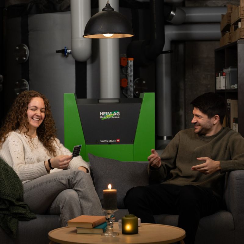 Daheim Kampagne Keller Sofa lesen
